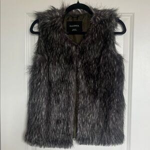 Glamisia Gray Faux Fur Vest